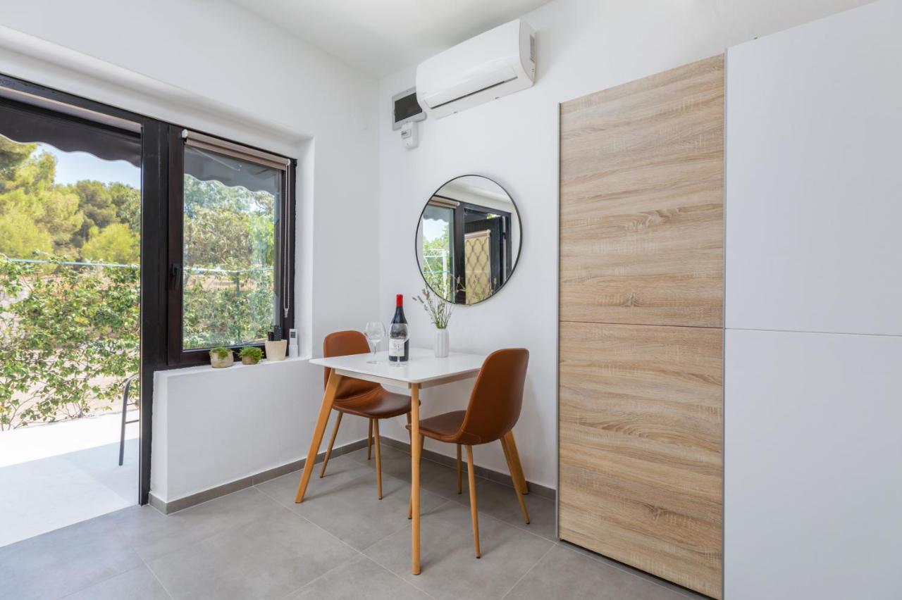 3 Minutes From The Beach: Lovely Studio Apartment PUY 외부 사진
