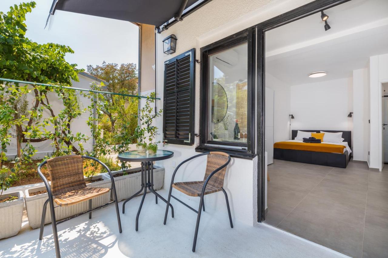 3 Minutes From The Beach: Lovely Studio Apartment PUY 외부 사진