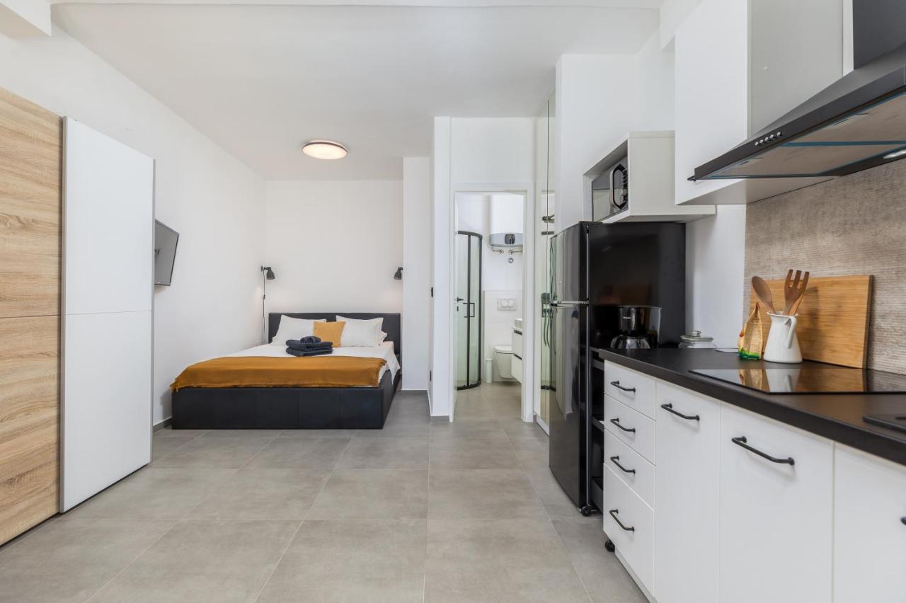 3 Minutes From The Beach: Lovely Studio Apartment PUY 외부 사진