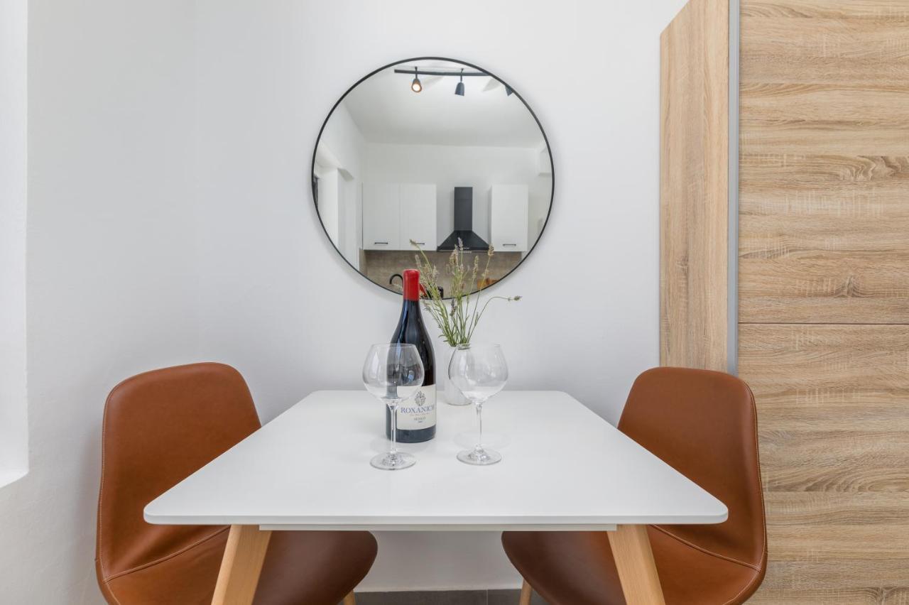 3 Minutes From The Beach: Lovely Studio Apartment PUY 외부 사진