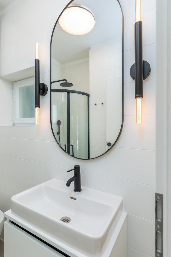 3 Minutes From The Beach: Lovely Studio Apartment PUY 외부 사진